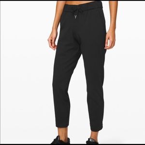 On The Fly 7/8 Pant *Woven